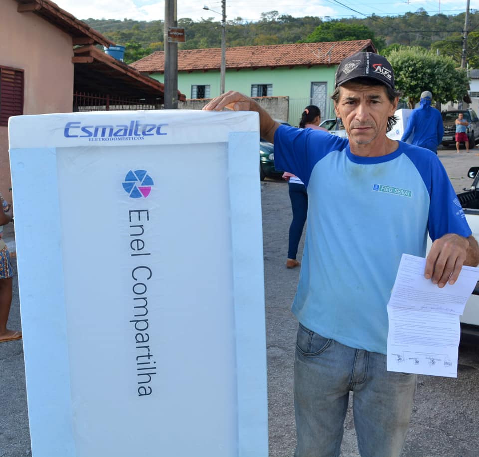Enel troca 120 geladeiras para moradores do Jardim Regis - Notícias da  Região